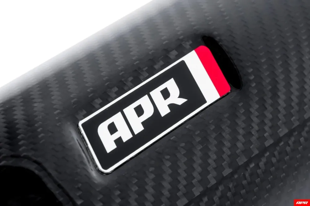 Въглеродно влакно въздушна тръба APR за Audi RS3 8V/8Y, TTRS 8S, RSQ3 F3 DAZA/DNWA