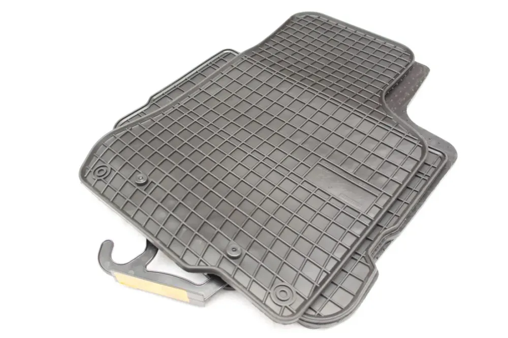 Гумени стелки за Wv Golf 4 / Vw Bora / Vw Beetle / Skoda Octavia 1 (1997-2010) / Seat Leon/Toledo (1999-2005)