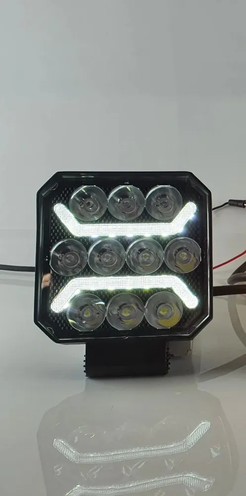 Универсална мощна LED ЛЕД диодна лампа халоген бяла светлина + бял габарит 15W 1500LM 12V - 24V E-mark за камион трактор р...