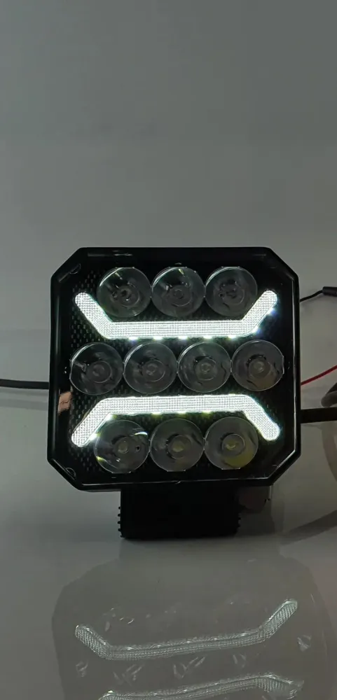 Универсална мощна LED ЛЕД диодна лампа халоген бяла светлина + бял габарит 15W 1500LM 12V - 24V E-mark за камион трактор р...