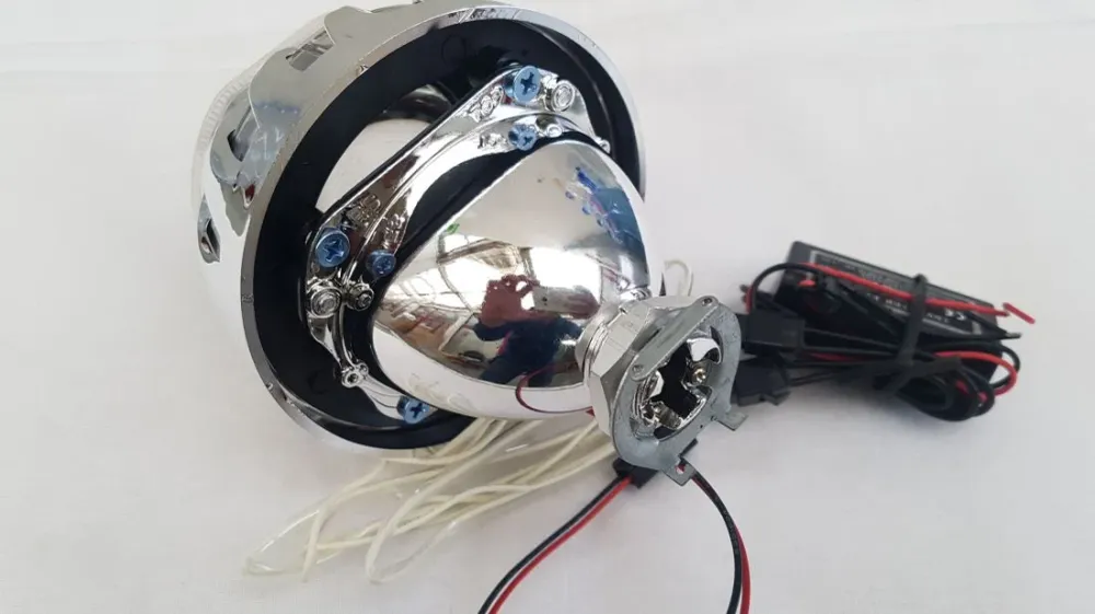 Биксенон лупи за вграждане MORIMOTO MINI SPIRAL 2.5" - с бял квадратен вътрешен ринг и червен външен ринг