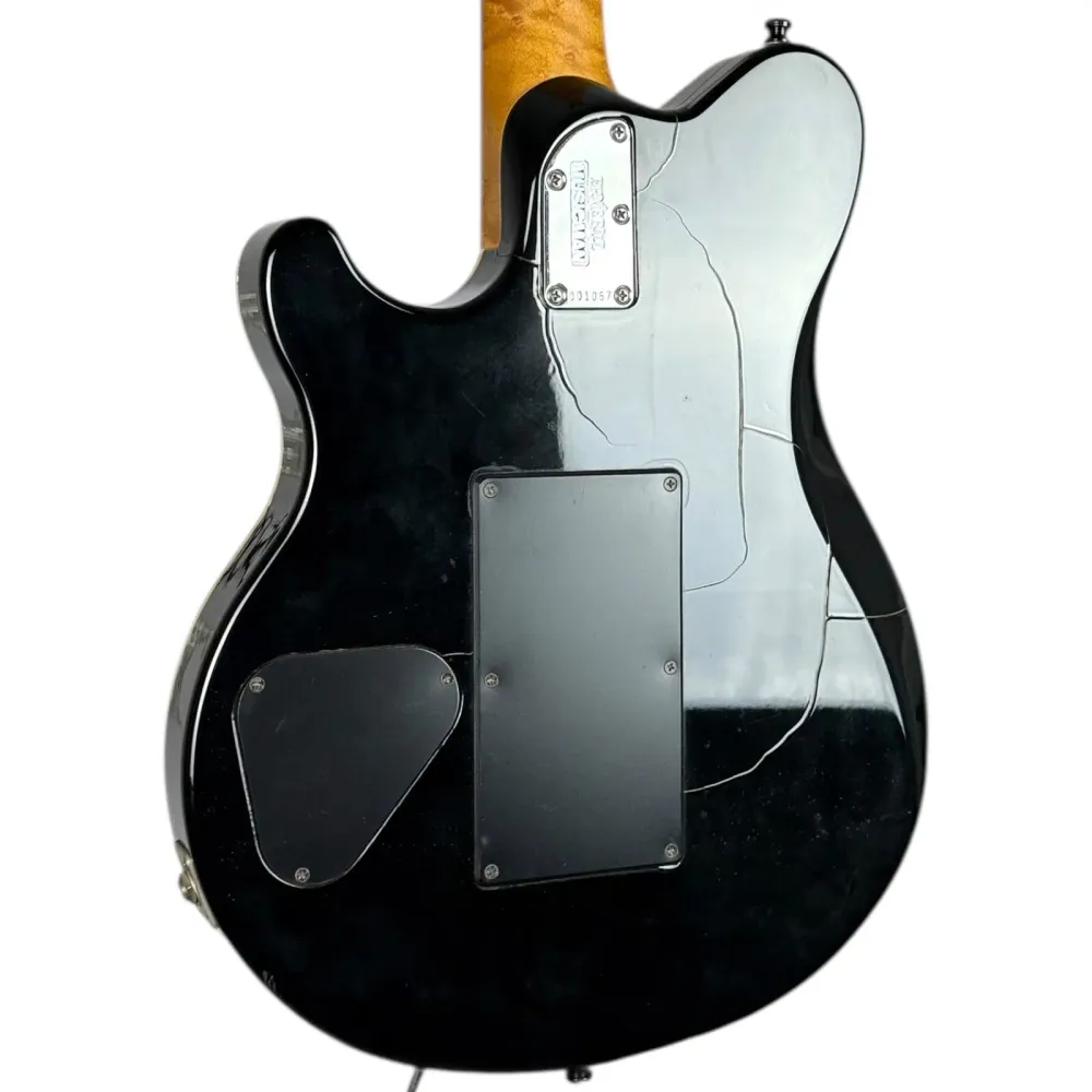 Music Man от Ernie Ball Axis - Лилав