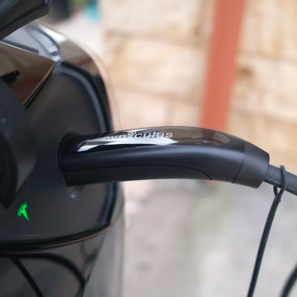 Преносимо зарядно за електрически автомобили NACS (5 м, 7 kW/32A) WiFi + приложение