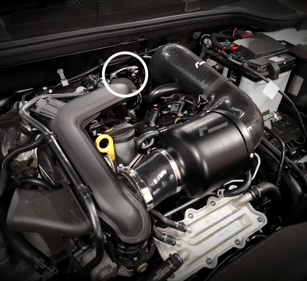 RacingLine въздушен филтър с студен въздух + турбо вход 1.0TSI 2020+ WLTP за VW UP! GTI, Golf 7/8, Audi A1 и др.