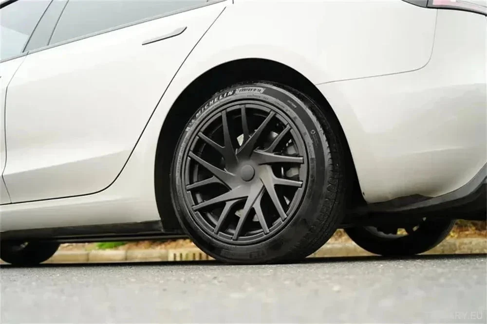 18" Tesla 3 Highland Full Rim матово черно покритие за джанти