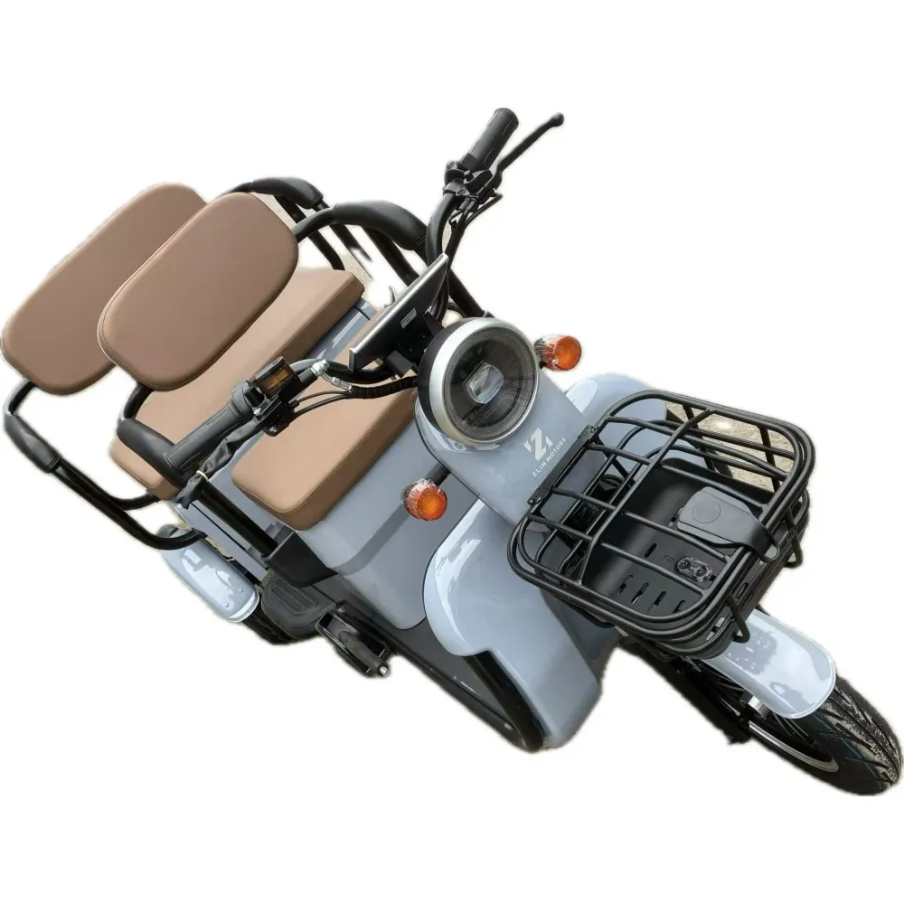 Triciclu Electric V6, Saige, Fara Permis, cu Doua Locuri, Motor 1800W, Baterie 72V24Ah, Autonomie 60km, 220x88x105 cm, Vit...